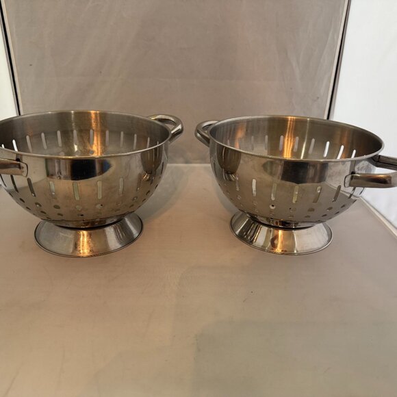 2 Vintage Unique Metal Strainer/Colander 11 1/2” handle to handle - Picture 1 of 7